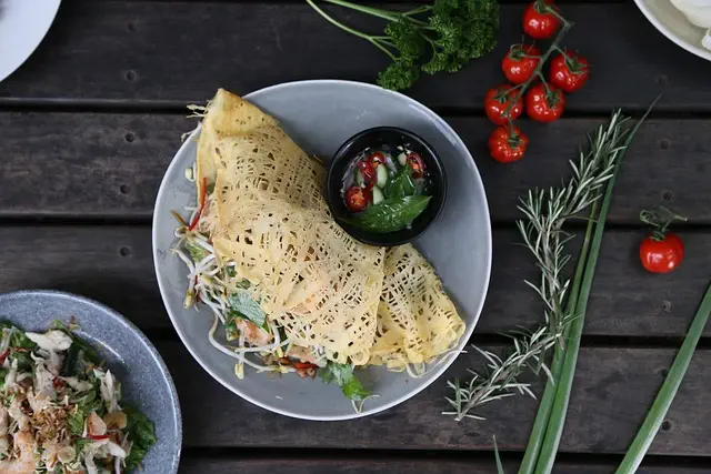 local-food-640x480-40375359.jpeg
